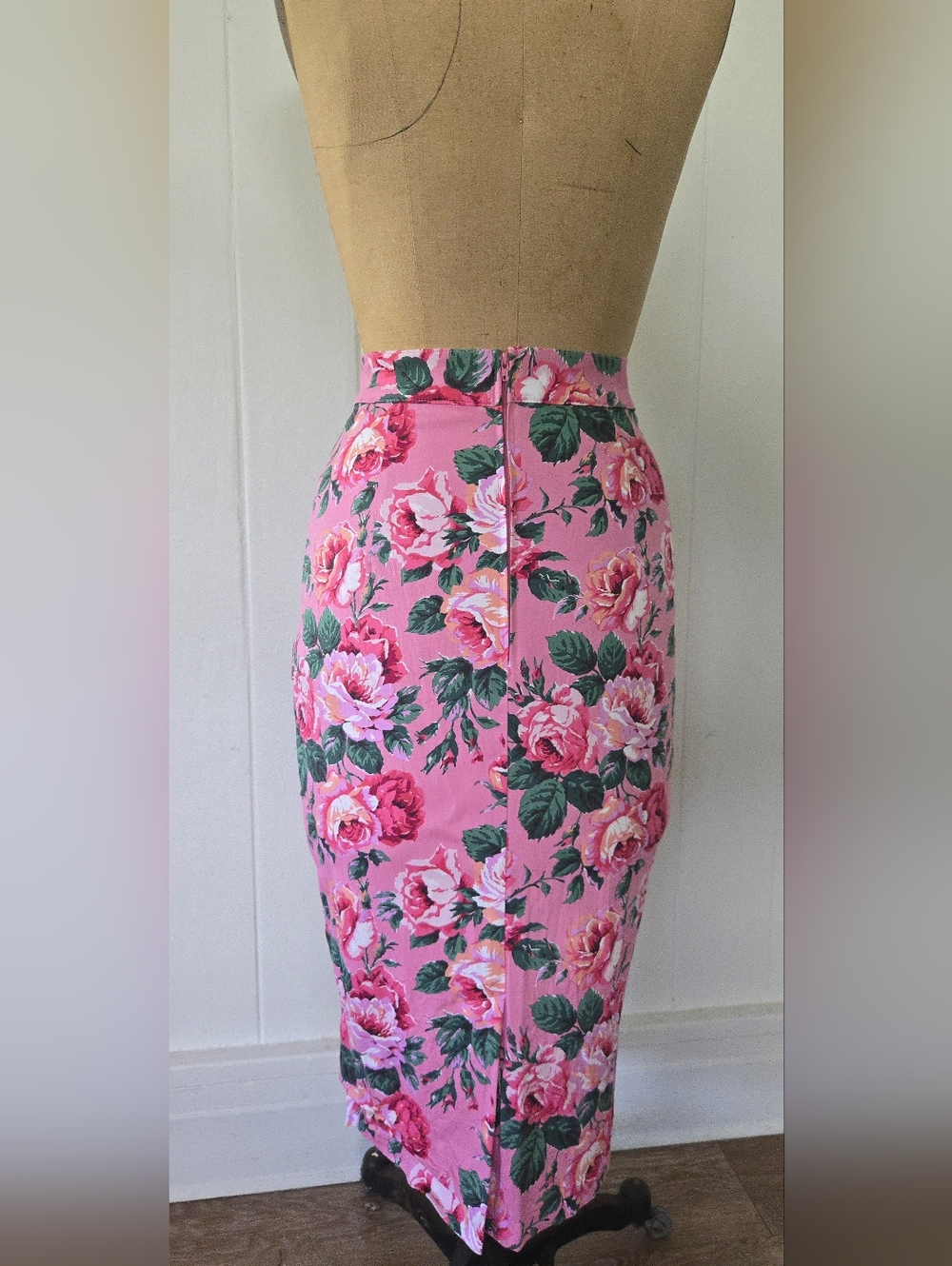 Vixen by Micheline Pitt Vintage Roses Pencil Skirt Medium - Picture 3 of 10
